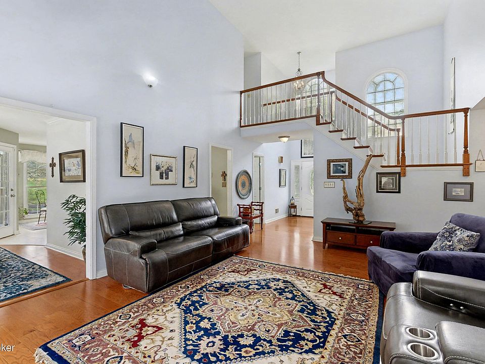 5400 Highpoint Dr, Crestwood, KY 40014 | Zillow