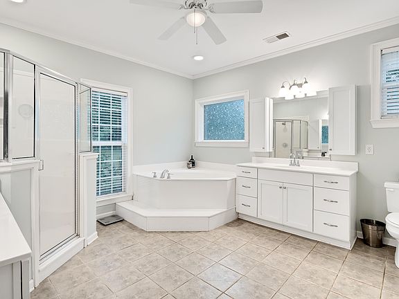 17th image of 1095 Culbreath Rd
