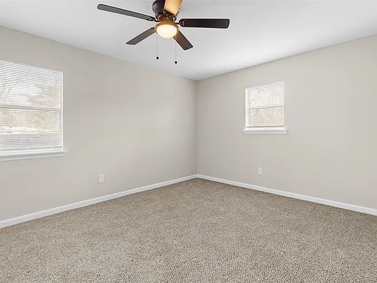 804 Avenue I — Photo 16