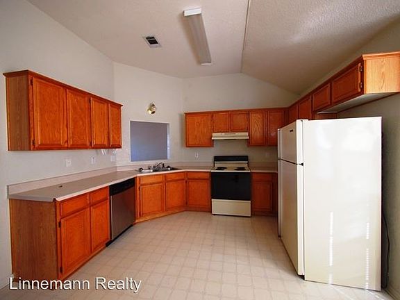 5th image of 2509 Thoroughbred Dr