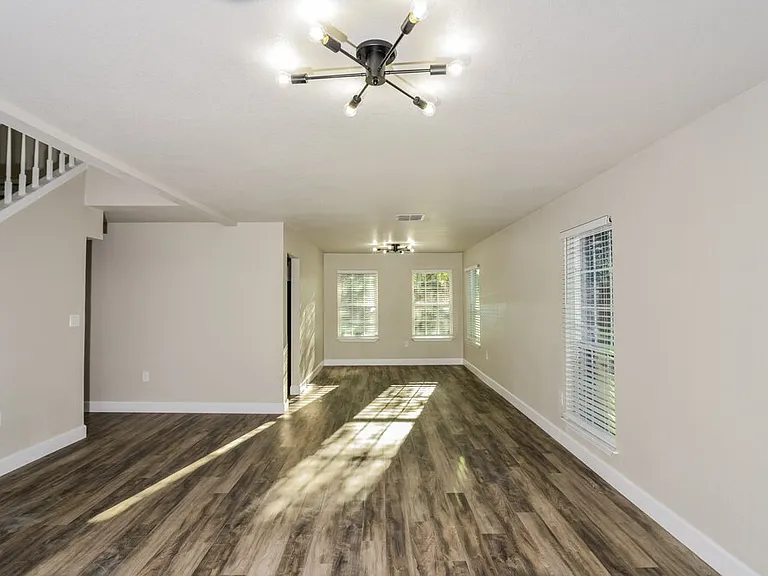 7310 Oswego Dr — Photo 5