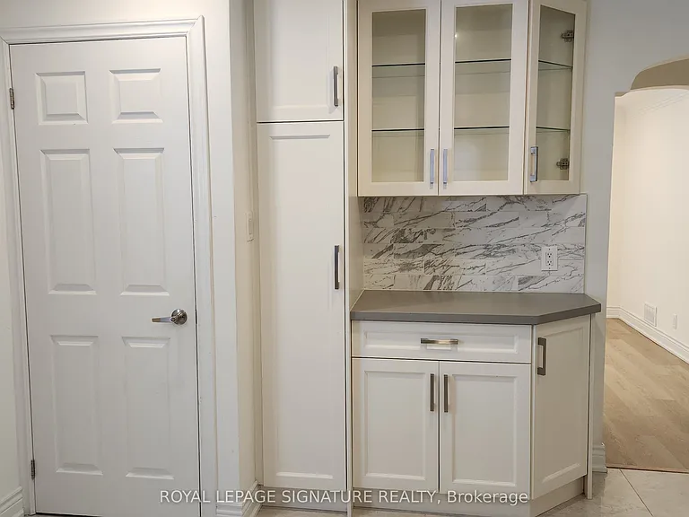 126 Olive Ave — Photo 6