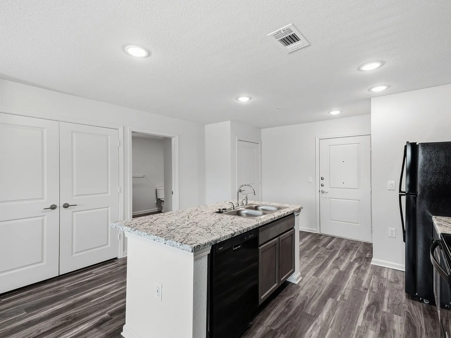 Cedar Bluff Apartments — Photo 2