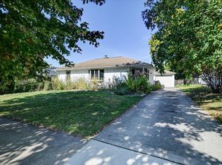 1906 Sachtjen St, Madison, WI 53704