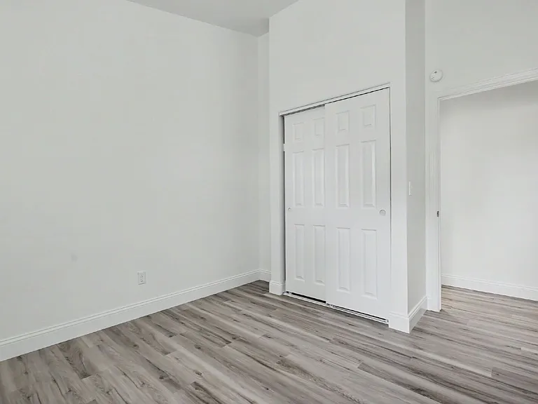 862 London Green Way — Photo 24
