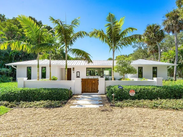 9 Mandalay Road, Sewalls Point, FL 34996