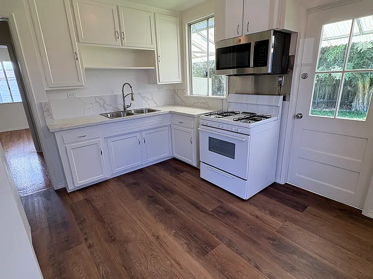 1016 Bruce Ln #A — Photo 2