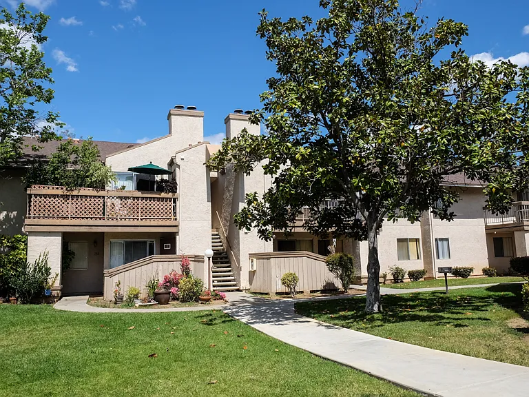 Oak Hill Apartments — Photo 24