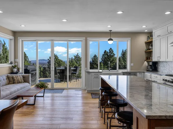 3280 NW Bungalow Dr, Bend, OR 97703