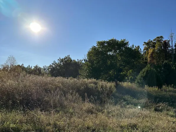 586 Robert Ct, Johnson City, TN 37601