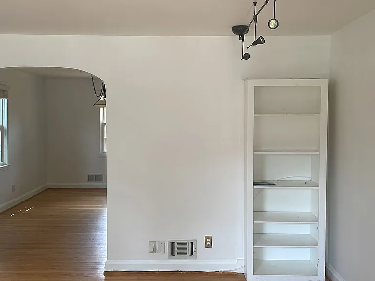 114 Brandon Rd — Photo 7
