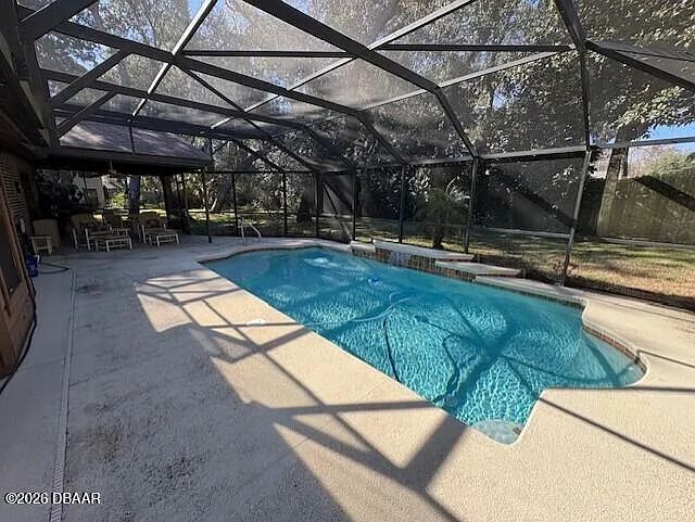 3 bed, 2.0 bath, 2268 sqft, $2,750 — Photo 2
