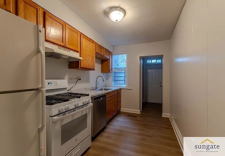 348 E University Pkwy — Photo 13