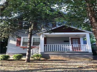 22 Donald St, Roslyn Heights, NY 11577