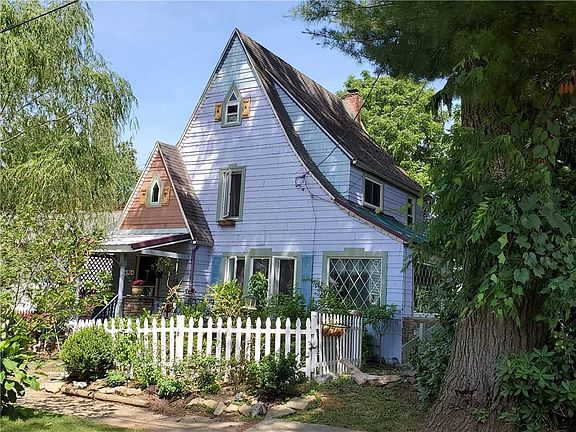 2nd image of 40 Hammond St