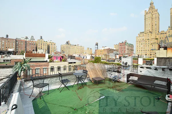 Rented by City Stop Realty | media 8