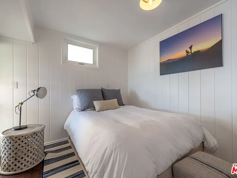 24942 Malibu Rd — Photo 32