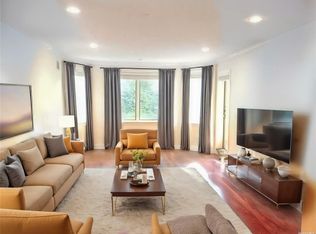171 Great Neck Rd APT 1E, Great Neck, NY 11020