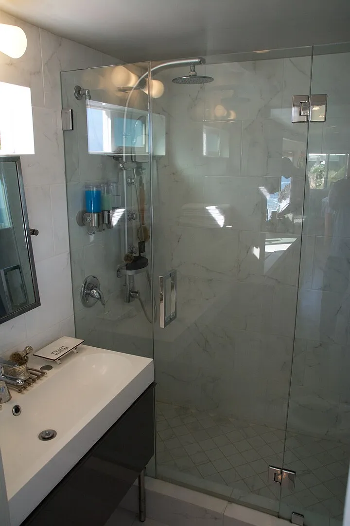 Oceanfront Studio at Cove with Kayaks and Prime Beach Access — Photo 3