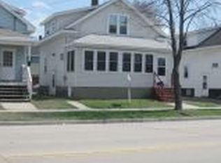 714 N Broadway St, Green Bay, WI 54303