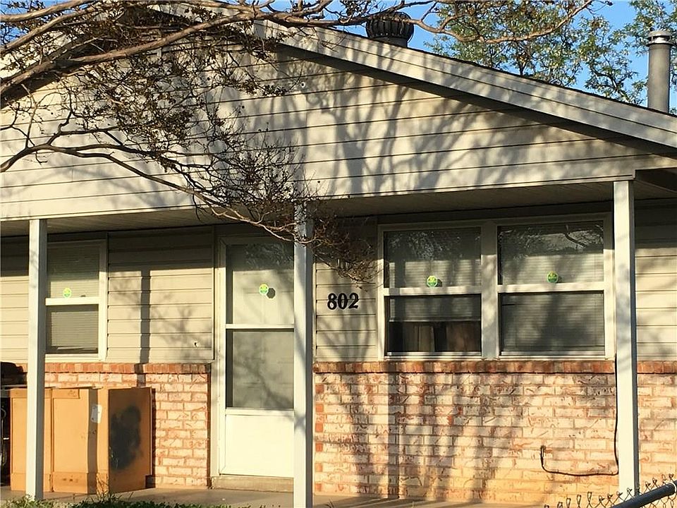 2nd image of 802 S Bdwy