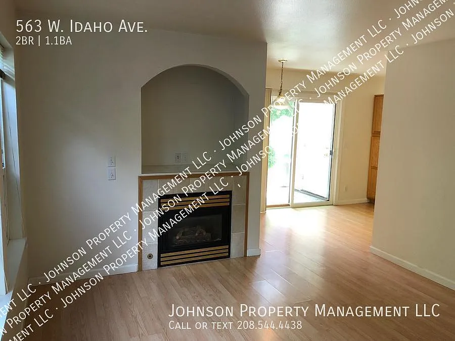 Many amenities on this West Meridian Townhome Style 2 bedroom! — Photo 4