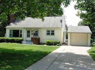 250 S Ann Arbor St, Saline, MI 48176