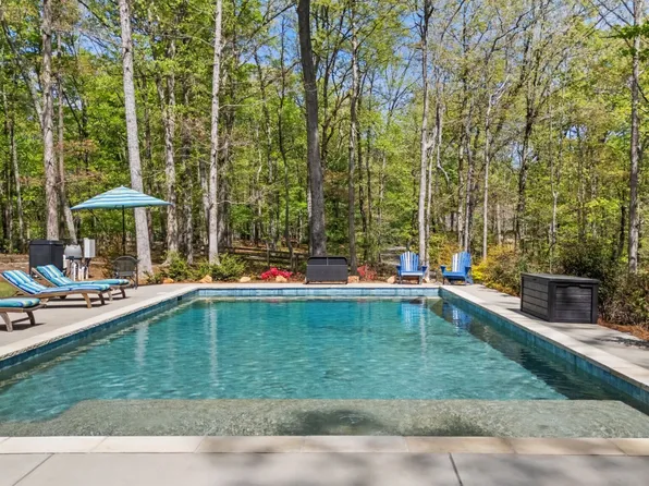 302 Cove Lake Dr, Marble Hill, GA 30148