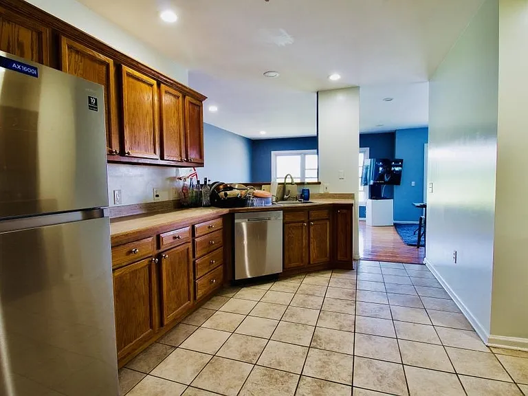 340 The Promenade — Photo 22