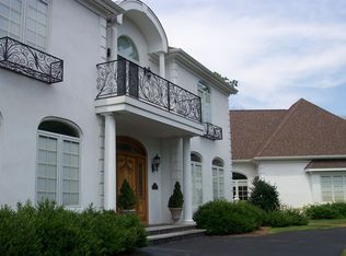 4 Greenfield Dr, Sandwich, MA 02563