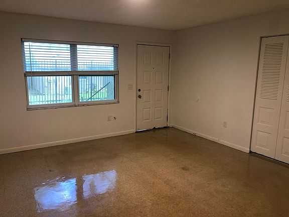 5th image of 101 NW 23rd Pl #116