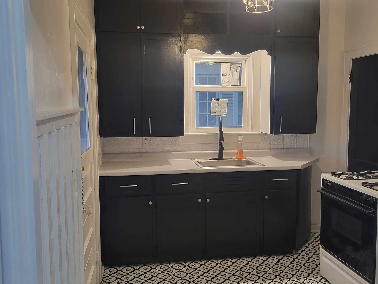 2 bed, 950 sqft, $1,550 — Photo 2