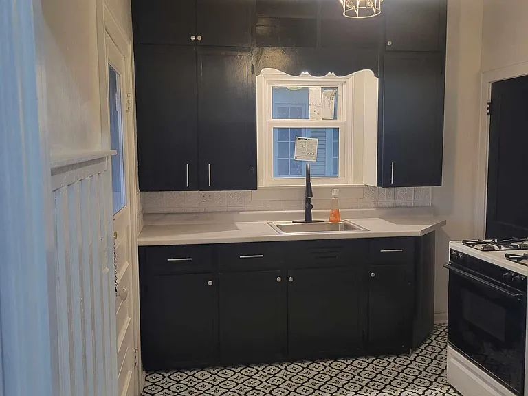 127 Paddock Ave SE #2 — Photo 2