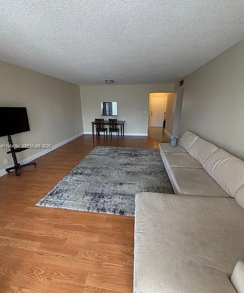319 NE 14th Ave #607 — Photo 9