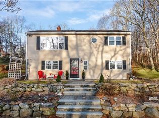3889 S County Trl, Richmond, RI 02836