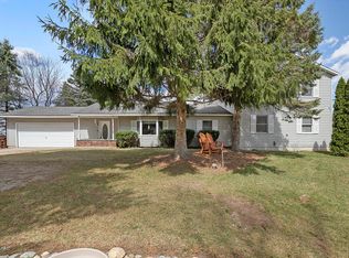 8419 E 98th St, Howard City, MI 49329
