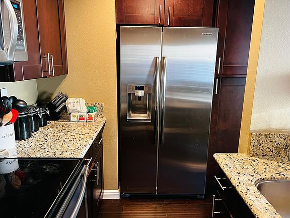 5th image of 919 N Inglewood Ave APT 12