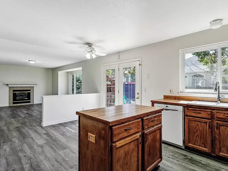 6945 Ashley Dr — Photo 17