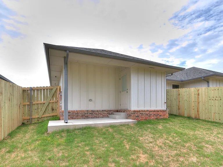 3705 N Divis Ave — Photo 10