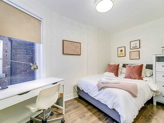 5th image of 717 Palmerston Ave