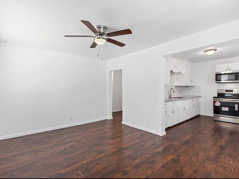 8410 Elrod St — Photo 2