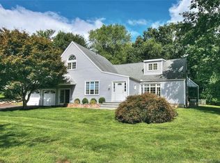 44 Winslow Rd, Trumbull, CT 06611