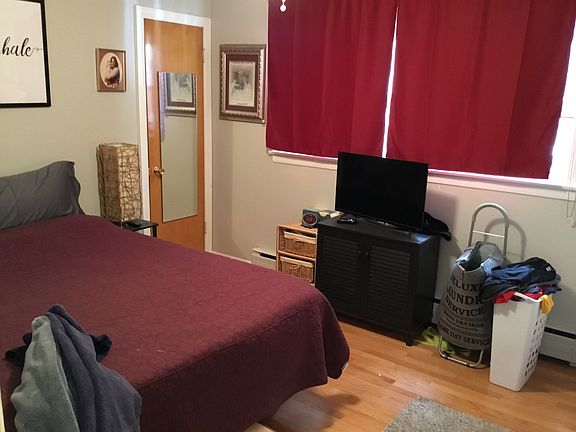 4th image of 6137 N Meade Ave #1