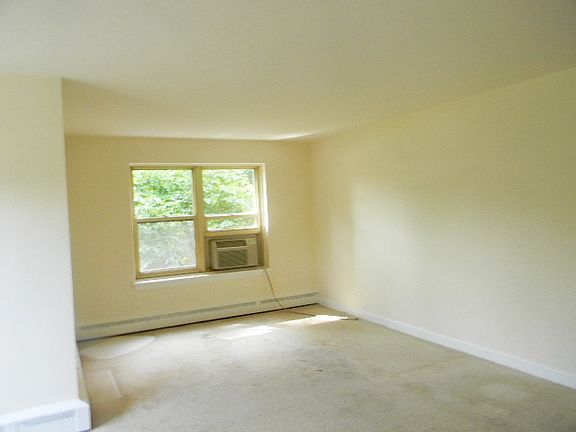 4th image of 4920 N Marine Dr #5202