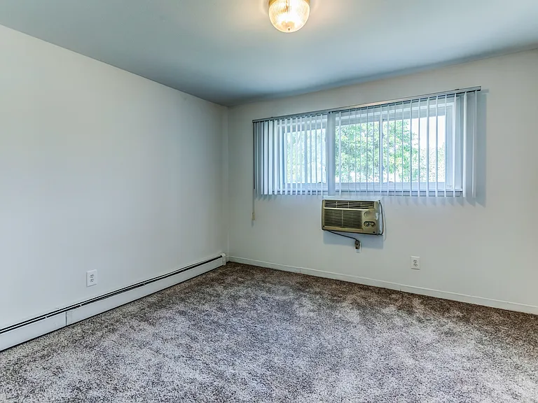 Sterling Troy Apartments — Photo 28
