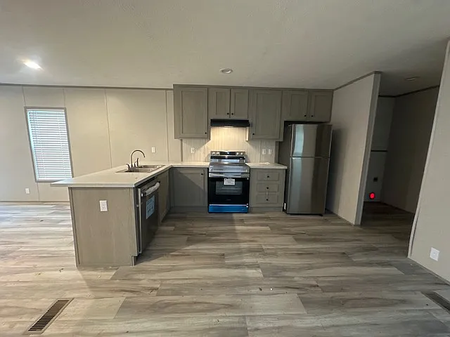 70 Bay Ct — Photo 3