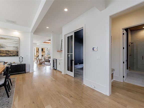 3rd image of 1217 Kendrick Rd NE