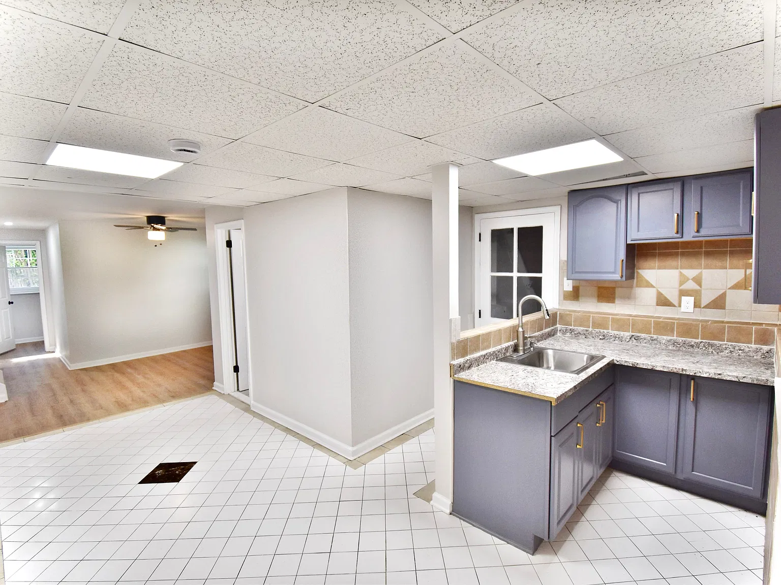 5 bed, 1800 sqft, $2,995 — Photo 4