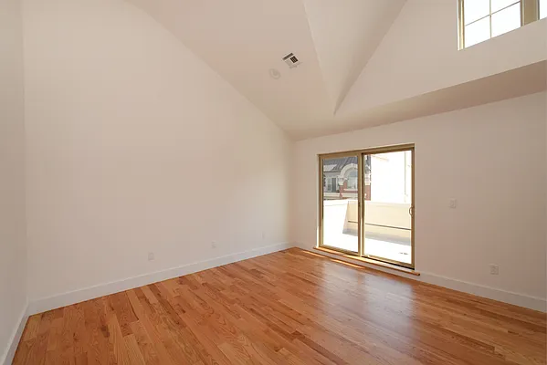 Rented by ALG NY Management, LLC. | media 7