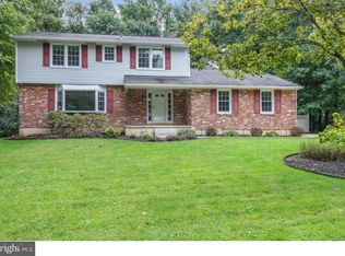 2402 Oakmere Rd, Wilmington, DE 19810